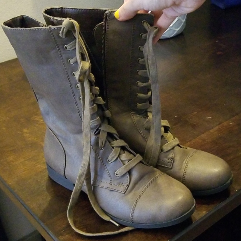 Combat boots size 8